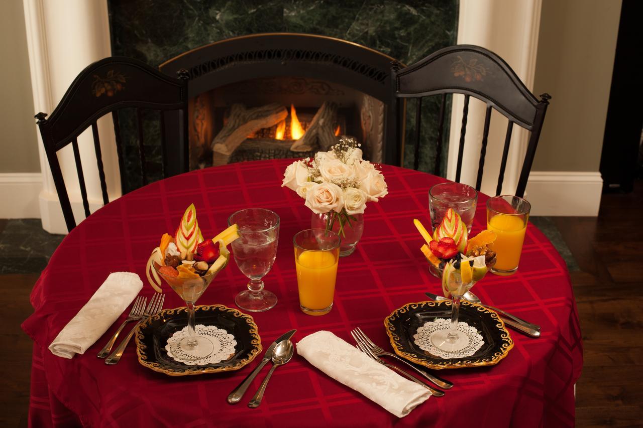 Cameo Heights Mansion And The Vine Fine Dining Restaurant Bed & Breakfast Touchet Room photo