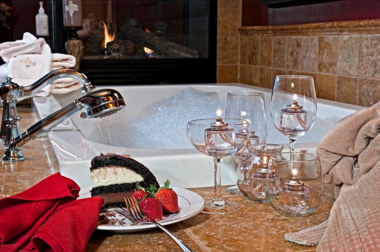 Cameo Heights Mansion And The Vine Fine Dining Restaurant Bed & Breakfast Touchet Exterior photo