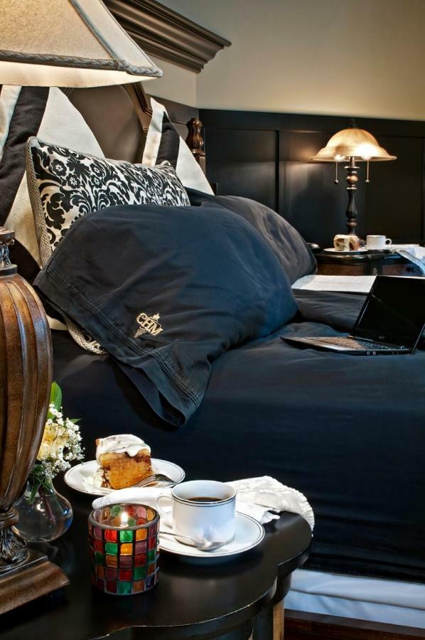 Cameo Heights Mansion And The Vine Fine Dining Restaurant Bed & Breakfast Touchet Exterior photo