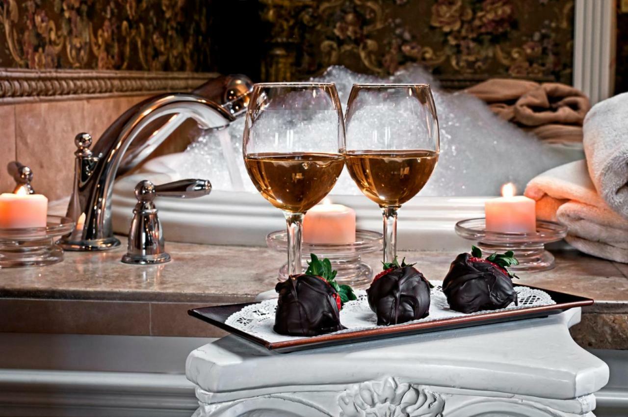 Cameo Heights Mansion And The Vine Fine Dining Restaurant Bed & Breakfast Touchet Exterior photo