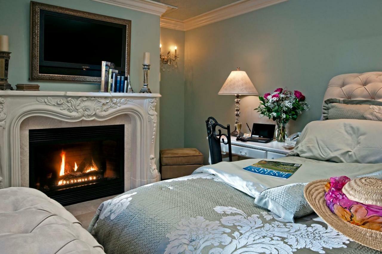Cameo Heights Mansion And The Vine Fine Dining Restaurant Bed & Breakfast Touchet Exterior photo