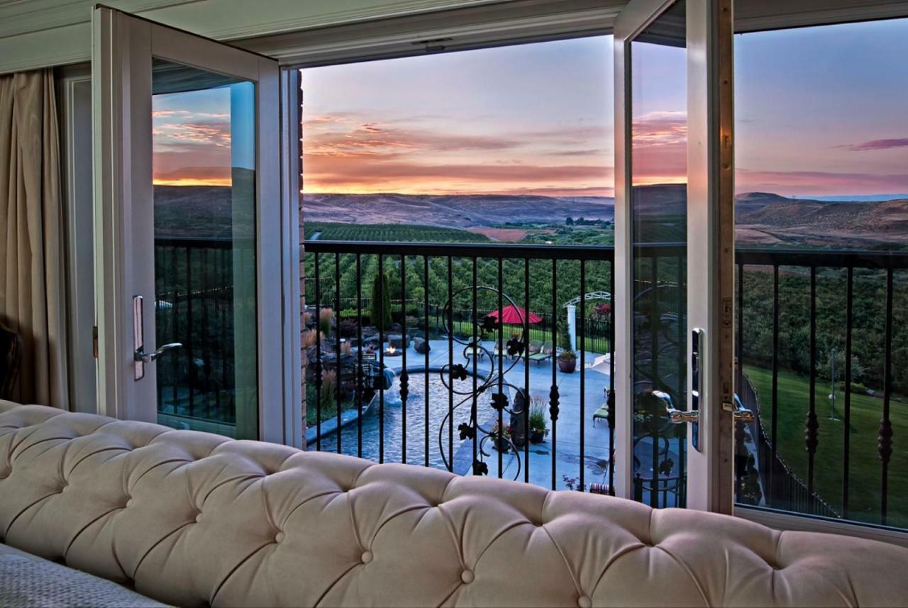 Cameo Heights Mansion And The Vine Fine Dining Restaurant Bed & Breakfast Touchet Exterior photo